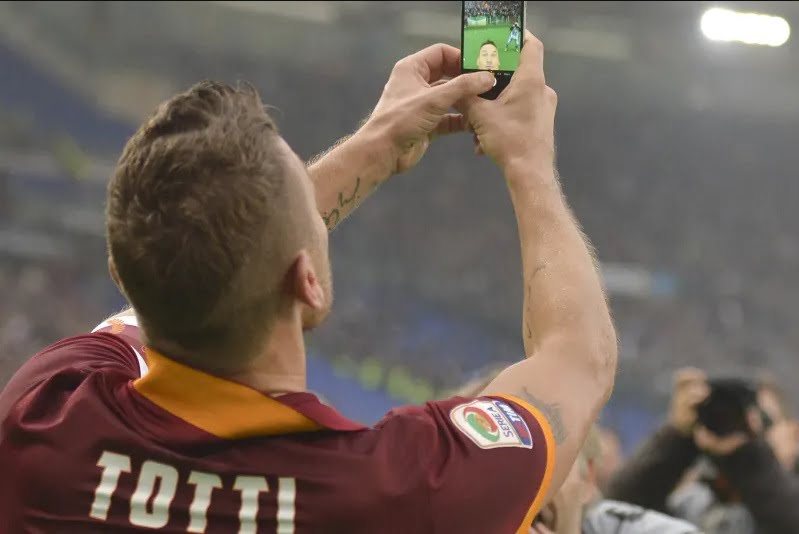 Selebrasi Gol Selfie Francesco Totti