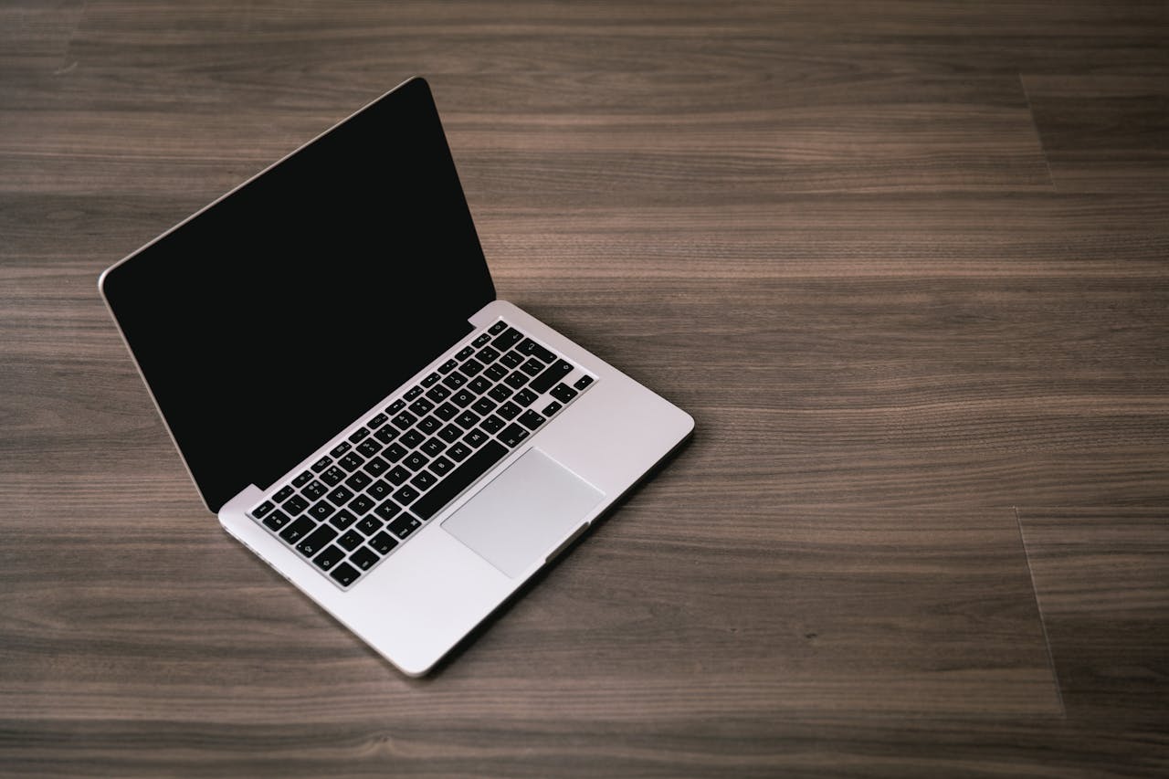 Tips Mengurangi Radiasi Laptop Tetap Sehat di Depan Layar